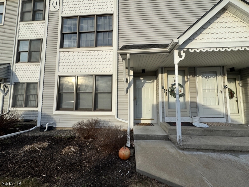 Heritage Lakes at the Quarr - Residential Lease