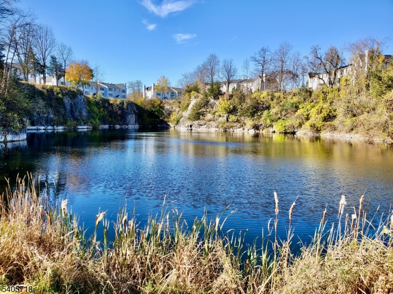 Heritage Lakes at the Quarr - Residential Lease