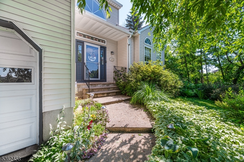 Vernon Twp., New Jersey 07418, United States, 4 Bedrooms Bedrooms, ,3 BathroomsBathrooms,Residential,Coming Soon,165379