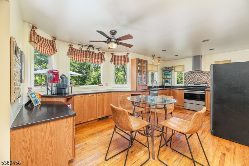 Vernon Twp., New Jersey 07418, United States, 4 Bedrooms Bedrooms, ,3 BathroomsBathrooms,Residential,Coming Soon,165379