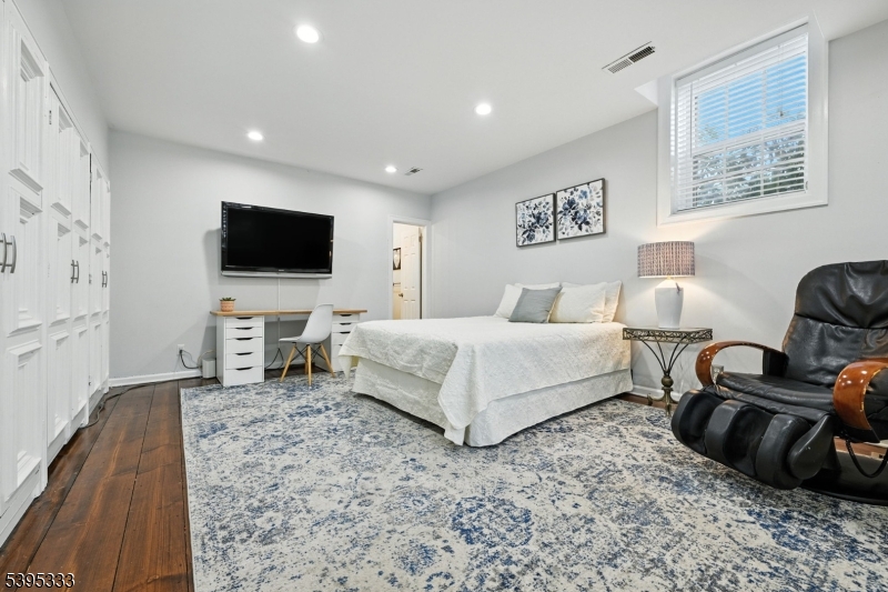 Murray Hill Square - Residential