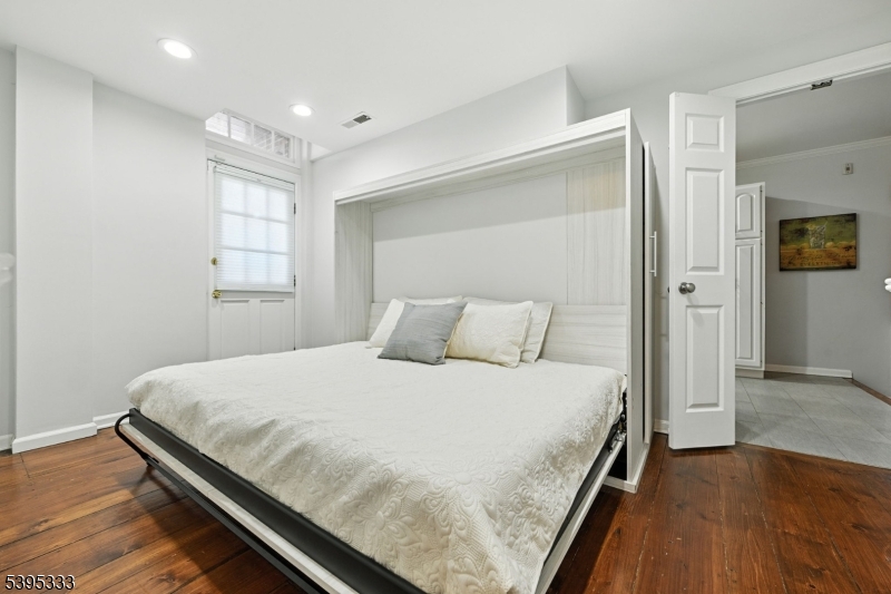 Murray Hill Square - Residential