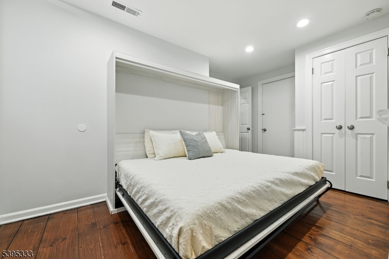 Murray Hill Square - Residential