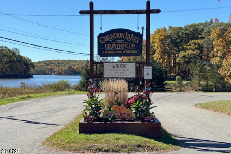 Crandon Lakes - Residential