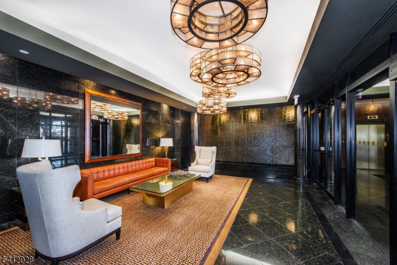 Royal Buckingham - Residential