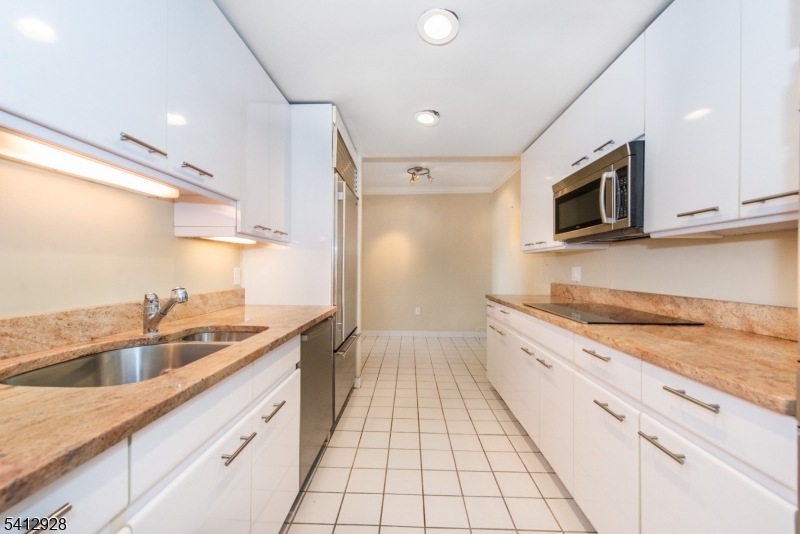 Royal Buckingham - Residential