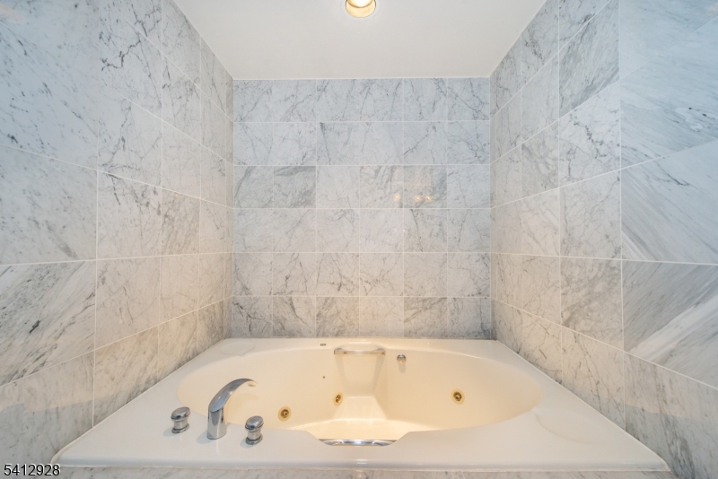 Royal Buckingham - Residential