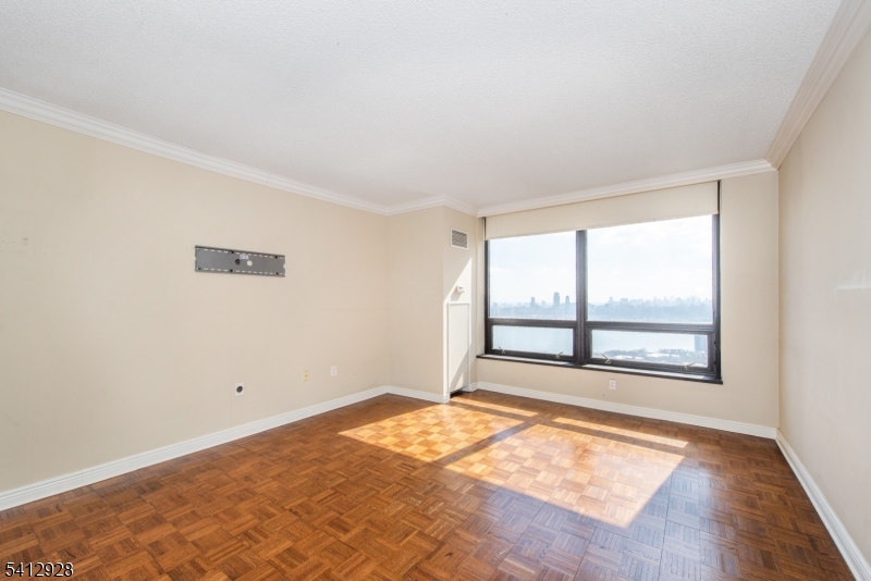 Royal Buckingham - Residential