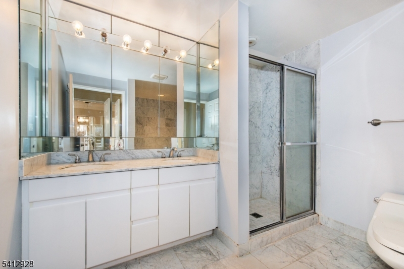 Royal Buckingham - Residential