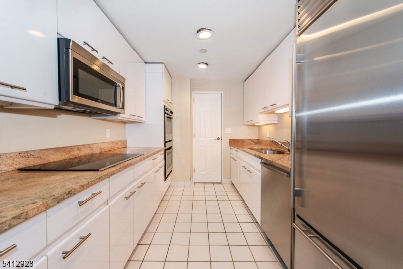 Royal Buckingham - Residential