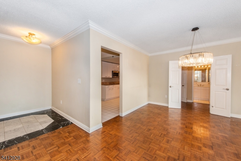 Royal Buckingham - Residential