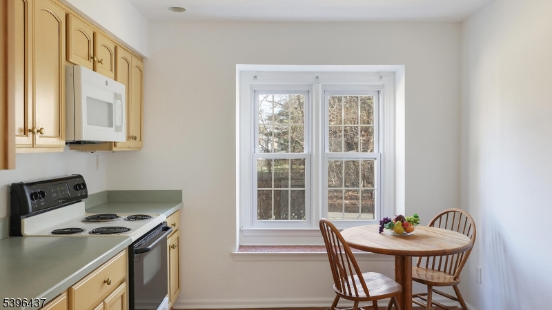 Williamsburg Square - Residential