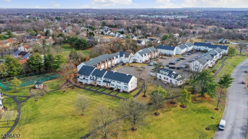 Williamsburg Square - Residential