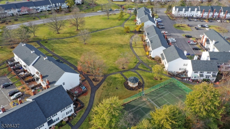 Williamsburg Square - Residential