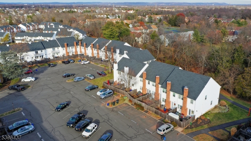 Williamsburg Square - Residential