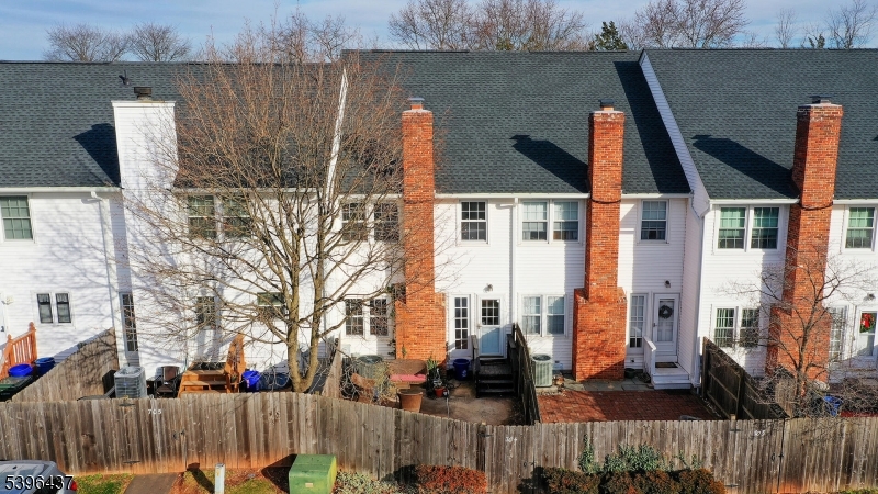Williamsburg Square - Residential