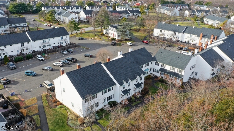Williamsburg Square - Residential