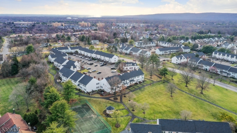 Williamsburg Square - Residential