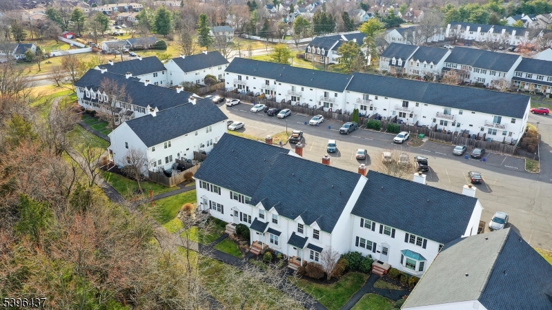 Williamsburg Square - Residential