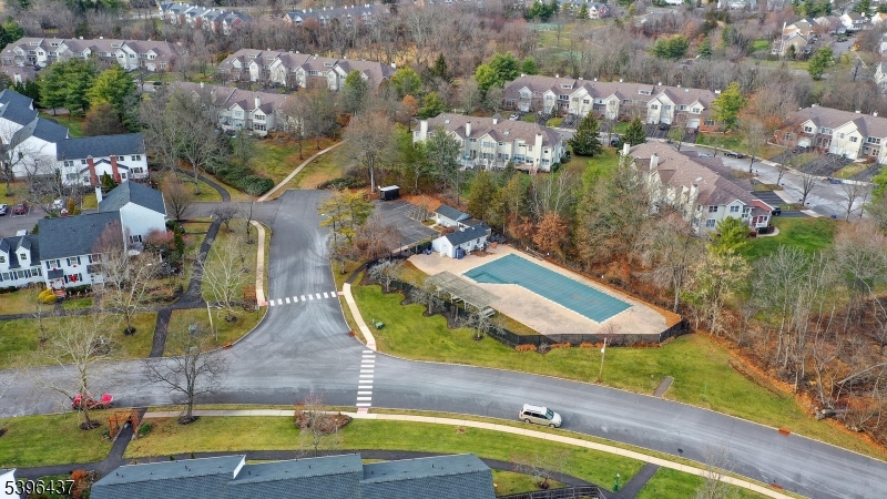 Williamsburg Square - Residential