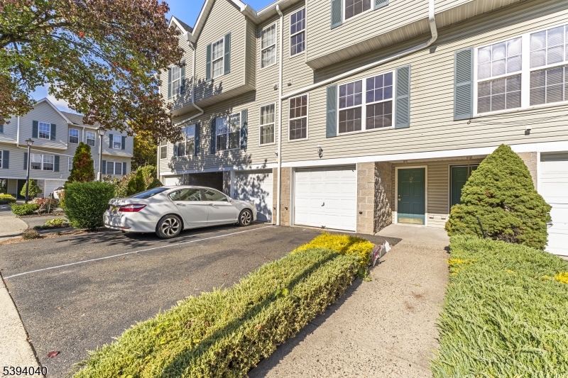 LINCOLN ESTATES - Residential