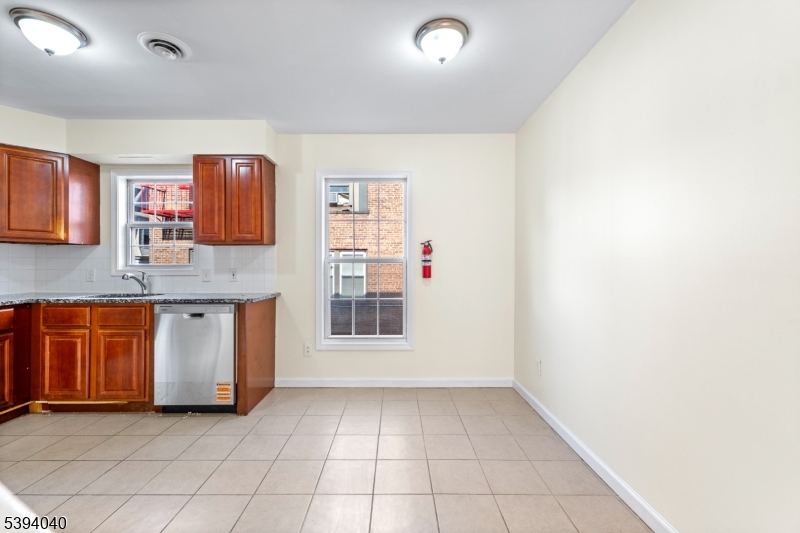 LINCOLN ESTATES - Residential