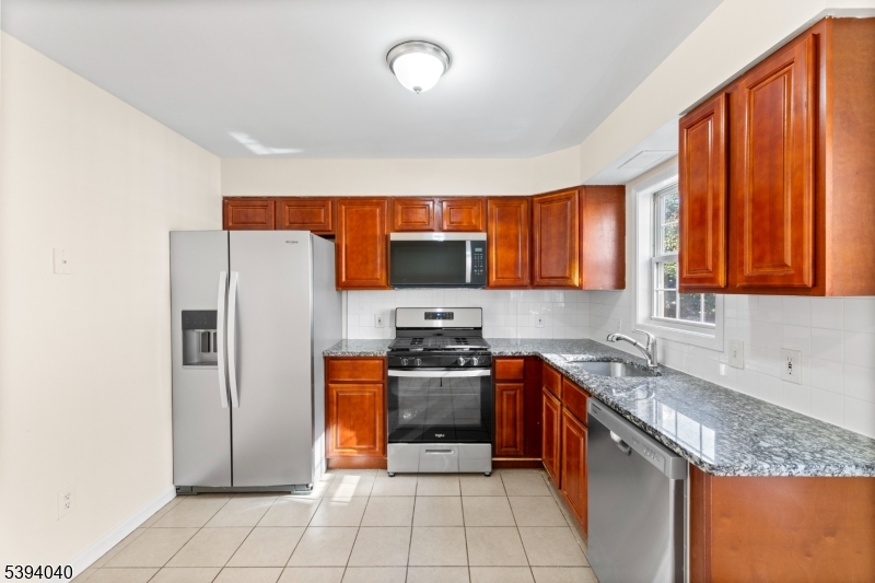 LINCOLN ESTATES - Residential