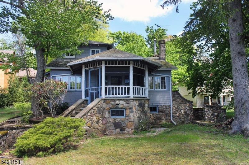 Lake Hopatcong lake front - Residential