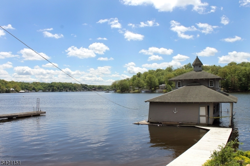 Lake Hopatcong lake front - Residential