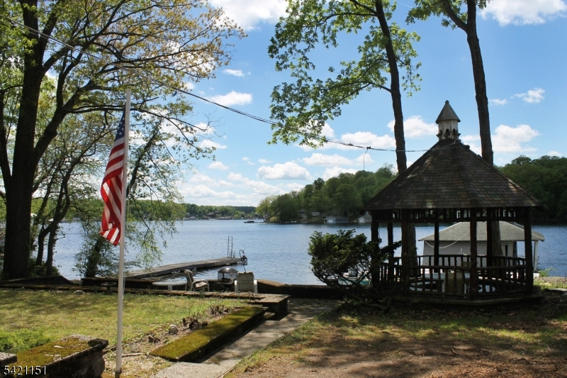 Lake Hopatcong lake front - Residential