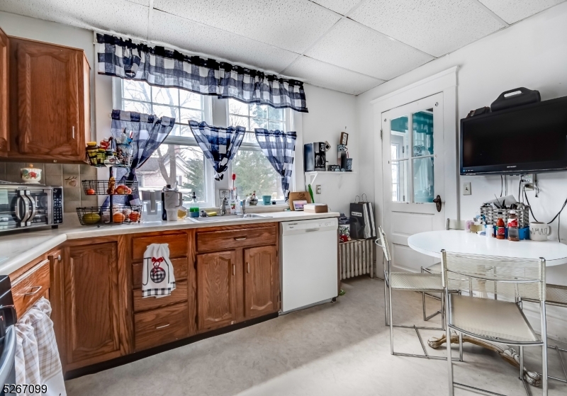 Centenary College - Residential Income