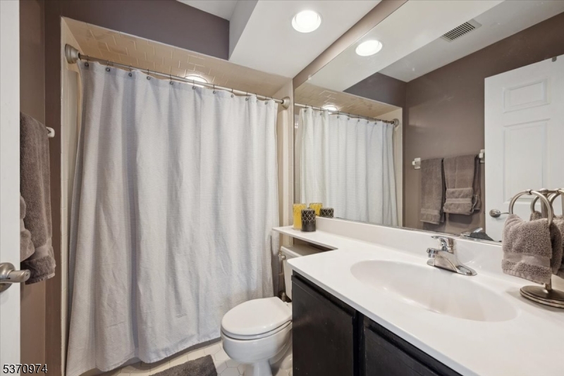 Bridgewater Twp., New Jersey 08805, United States, 2 Bedrooms Bedrooms, ,2 BathroomsBathrooms,Residential,Coming Soon,171161