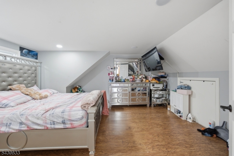 Photo 1 of 24 — 156 Baker Ave, South Plainfield Boro, NJ 07080