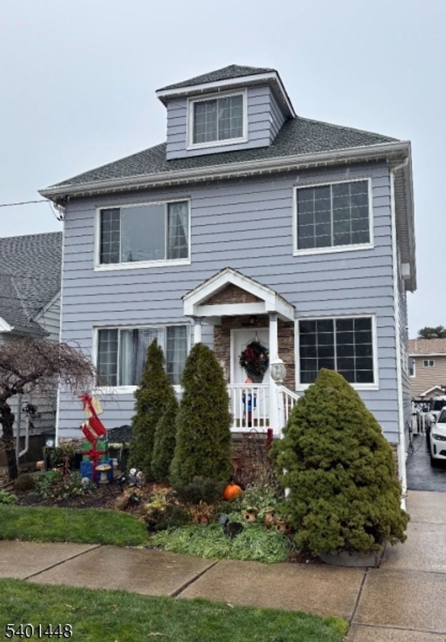 Spacious and move-in ready 1st floor apartment featuring a bright living room, formal dining room, eat-in kitchen, 3 bedrooms and 1 full bathroom. Conveniently close to transportation such as route 80, 46, GS Parkway, restaurants, shops and local amenities. Available January 15th.