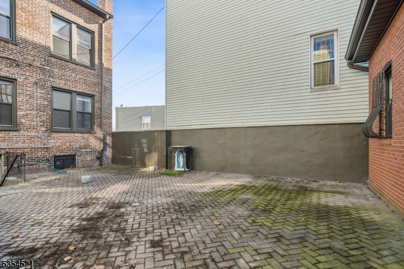 Jersey City, New Jersey 07306, United States, 2 Bedrooms Bedrooms, ,1 BathroomBathrooms,Residential,Active,119699