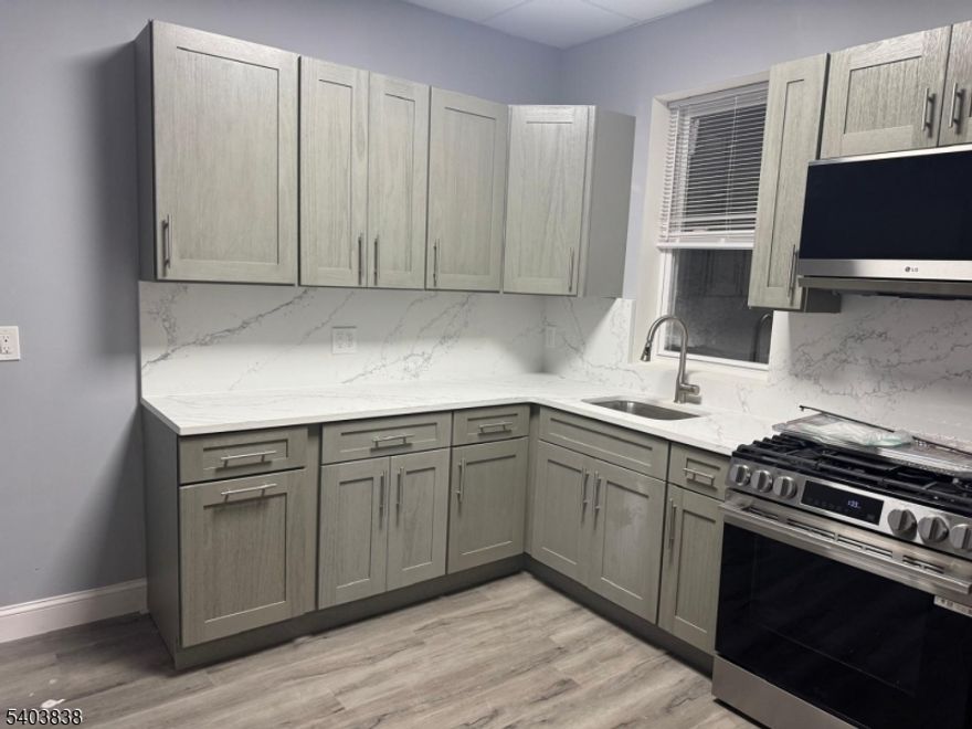 Unit is renovated, New kitchen, Great area, 3 beds. 1 Bathroom, new stove, new floor, new paint. Ready to move in. Near Restaurants and public transportation.