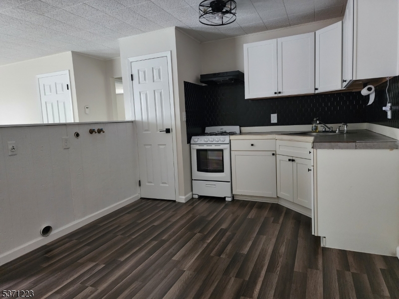 Franklin Boro, New Jersey 07416, United States, 2 Bedrooms Bedrooms, ,1 BathroomBathrooms,Residential,Active,170484