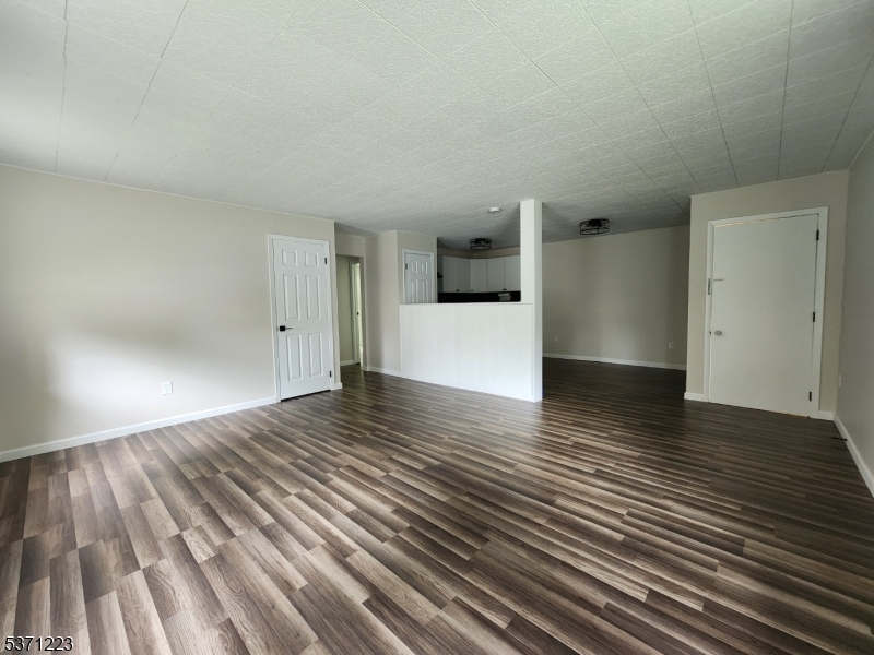 Franklin Boro, New Jersey 07416, United States, 2 Bedrooms Bedrooms, ,1 BathroomBathrooms,Residential,Active,170484