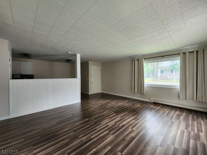 Franklin Boro, New Jersey 07416, United States, 2 Bedrooms Bedrooms, ,1 BathroomBathrooms,Residential,Active,170484