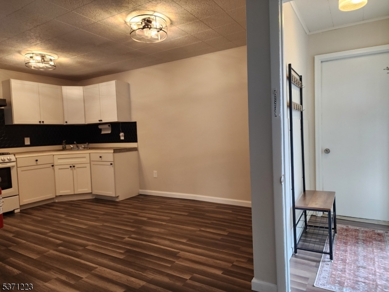 Franklin Boro, New Jersey 07416, United States, 2 Bedrooms Bedrooms, ,1 BathroomBathrooms,Residential,Active,170484