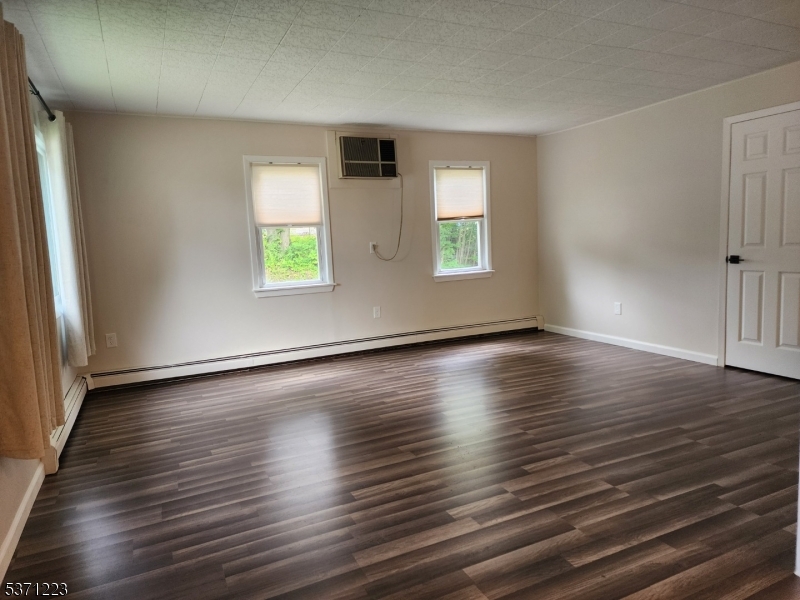 Franklin Boro, New Jersey 07416, United States, 2 Bedrooms Bedrooms, ,1 BathroomBathrooms,Residential,Active,170484