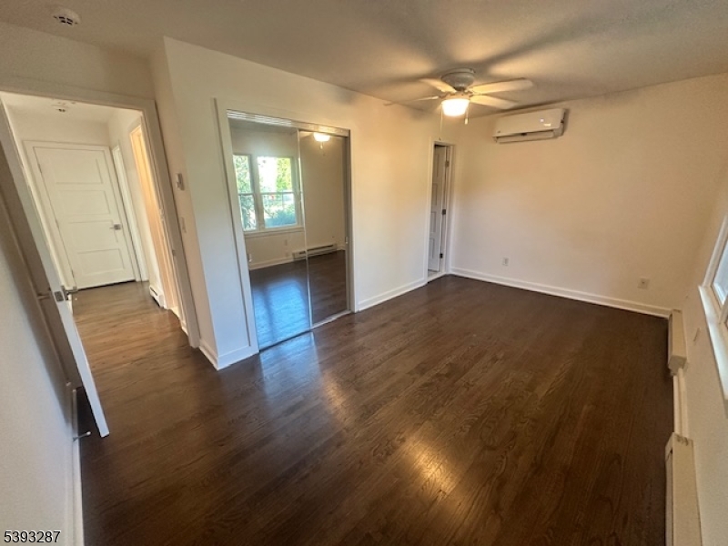 Cedar Grove Twp., New Jersey 07009, United States, 2 Bedrooms Bedrooms, ,3 BathroomsBathrooms,Residential,Active,232367