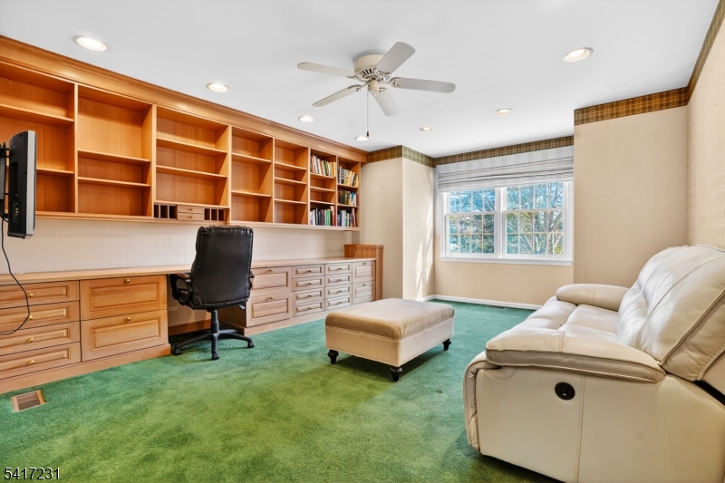 THE EAGLE ROCK - Residential