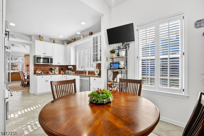 THE EAGLE ROCK - Residential