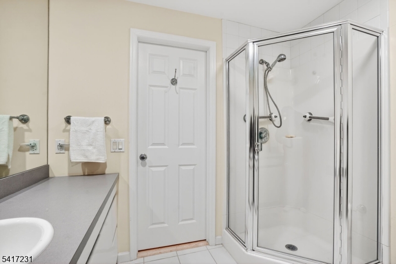 THE EAGLE ROCK - Residential