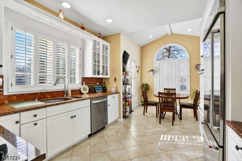 THE EAGLE ROCK - Residential