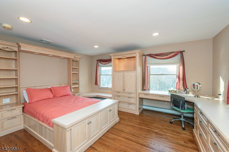 Oak Ridge - Residential