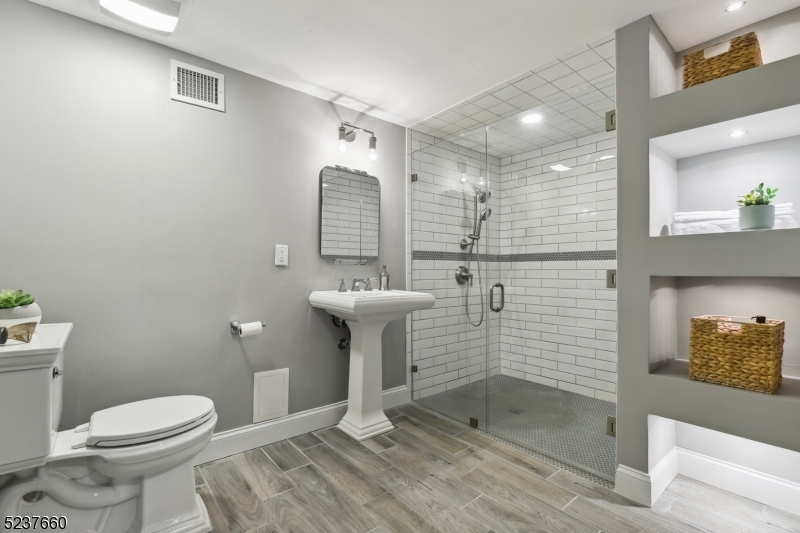 Riker Hill - Residential