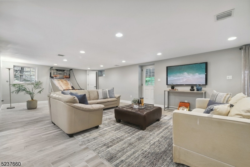 Riker Hill - Residential