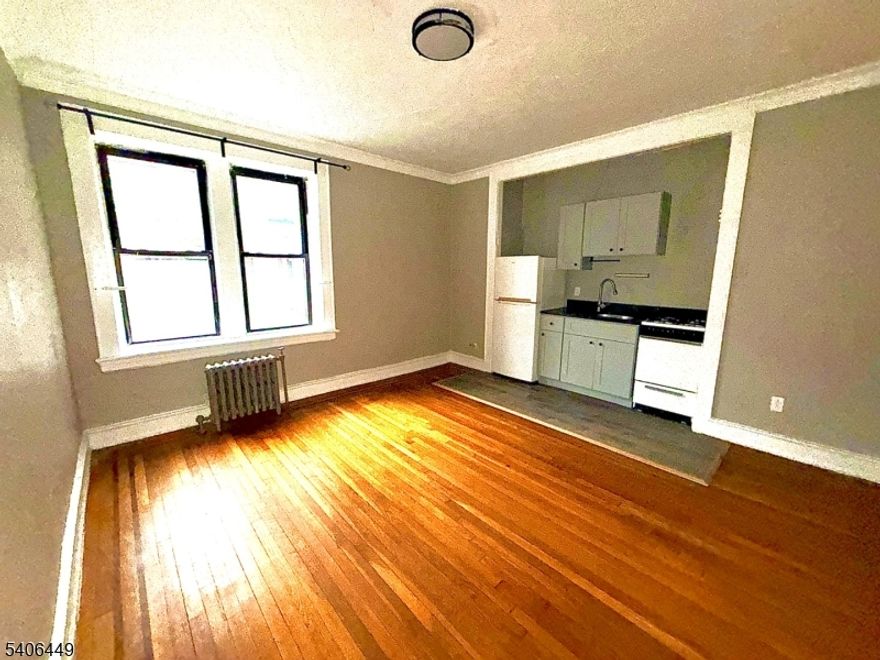 Check out this updated 1BR Apartment Across from Phillips Park in a Prime Newark Location! Don't miss this updated 1-bedroom, 1-bath apartment on the 1st floor with no stairs, easy move-in! The renovated kitchen gives the space a modern feel, and the building offers coin-operated laundry in the basement for your convenience. Enjoy views of Phillips Park right across the street, and take advantage of being just around the corner from local restaurants, NYC bus transportation, and the Luis Munoz Marin Elementary School. It's a great location with great value. Schedule a tour today before it's gone!